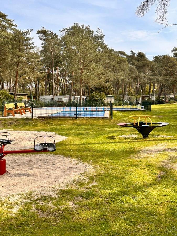 ホテル De Bosuil Zuidwolde  エクステリア 写真